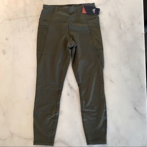 Reebok Black Lichen Leggings (Size Medium)